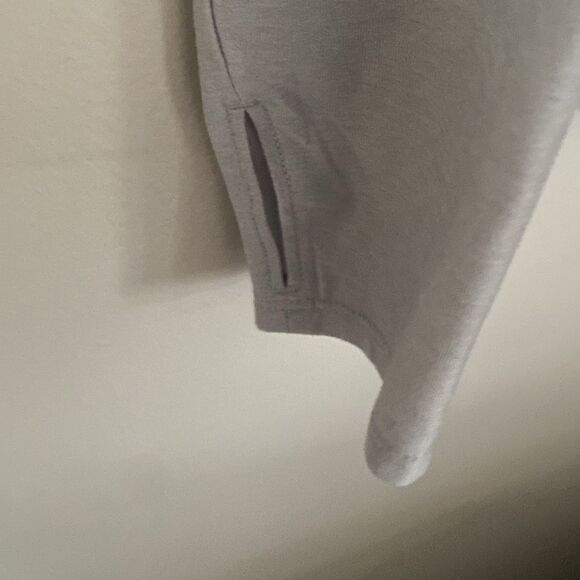 Old Navy CloudMotion Blue Gray Long Sleeve Top. Size Large. NWOT - Picture 4 of 4